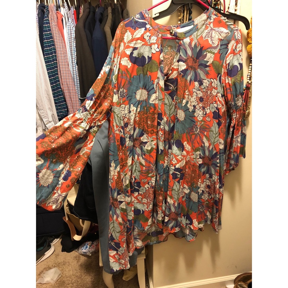 Quarter belle sleeve shift dress